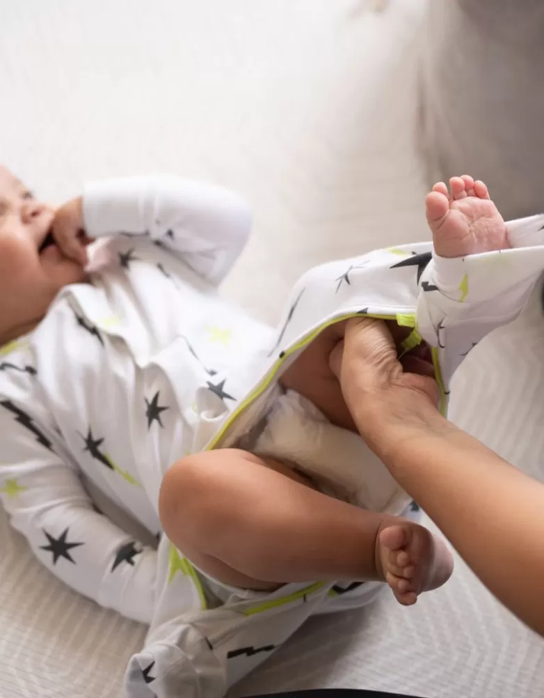 Online Set met slaappakje en slabbetje, biologisch katoen, handige rits | CARIPOD™ | Baby Cadeau